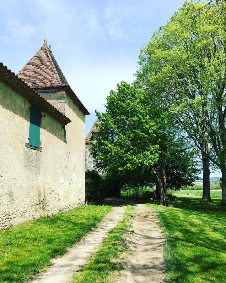 As Seen On A New Life In The Sun - Beautiful 3 Bedroom Cottage With Shared Pool Montboyer Buitenkant foto