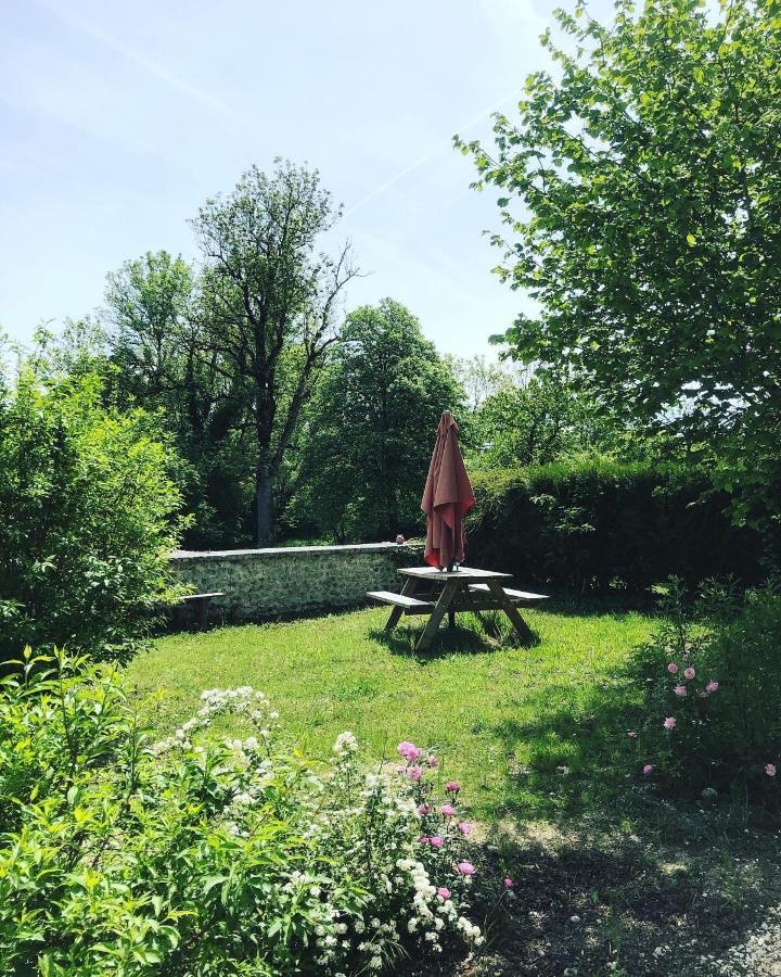 As Seen On A New Life In The Sun - Beautiful 3 Bedroom Cottage With Shared Pool Montboyer Buitenkant foto